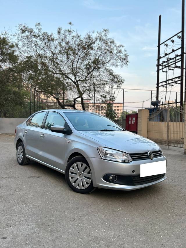 https://images10.gaadi.com/usedcar_image/4574040/original/processed_271cfb43-ffc9-4887-8731-d3b510673b4d.jpg?imwidth=6400