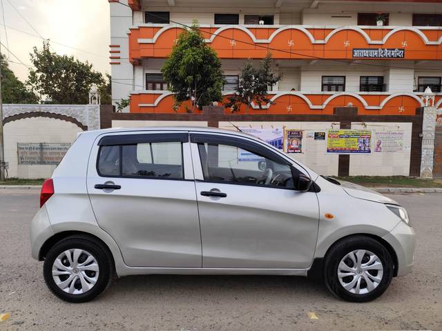 https://images10.gaadi.com/usedcar_image/4574050/original/processed_353dffbe-7e07-46ae-ae79-d601109eb23a.jpg?imwidth=6401