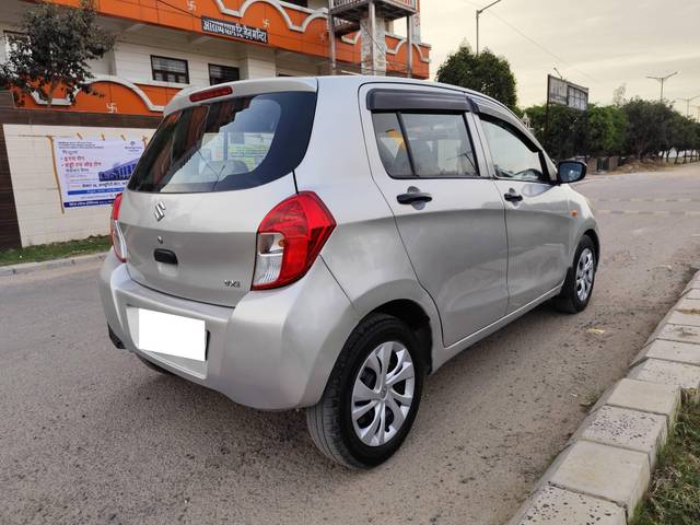 https://images10.gaadi.com/usedcar_image/4574050/original/processed_74ceaf69-3b8f-46c4-b27e-3ea11b53a899.jpg?imwidth=6402