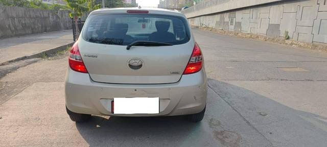 https://images10.gaadi.com/usedcar_image/4574055/original/processed_e39f4bf49c6e8c34e4daa58d7630af5d.jpeg?imwidth=6402