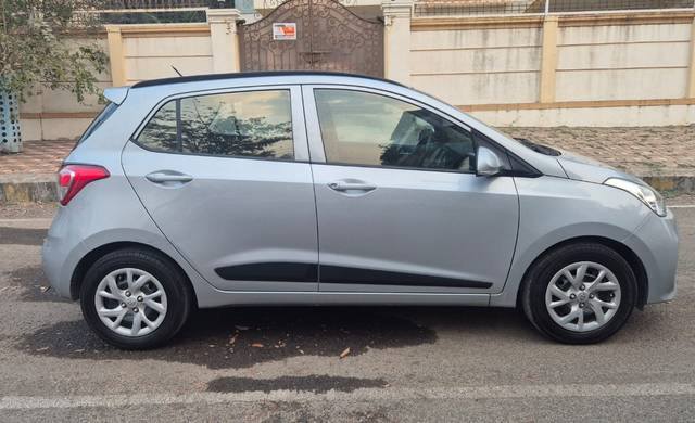https://images10.gaadi.com/usedcar_image/4574068/original/06ee1fcc17e69b88244248de5a7d7436.jpg?imwidth=6401