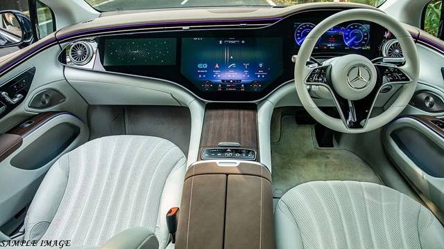 https://images10.gaadi.com/usedcar_image/4574075/original/f98048c814b94f8c8b37f271b3e6fe7f.jpeg?imwidth=6402