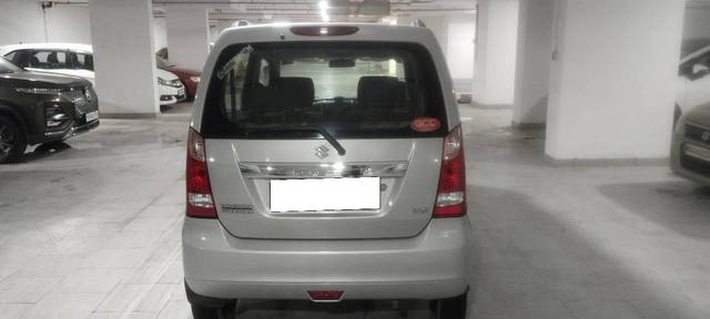 https://images10.gaadi.com/usedcar_image/4574079/original/processed_48bcaf7e6fe271f65f29d5c2a5bd0594.jpg?imwidth=6402