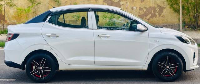 https://images10.gaadi.com/usedcar_image/4574086/original/2e664443c3c2f6eea3ad2dc8299b2f5c.jpg?imwidth=6401