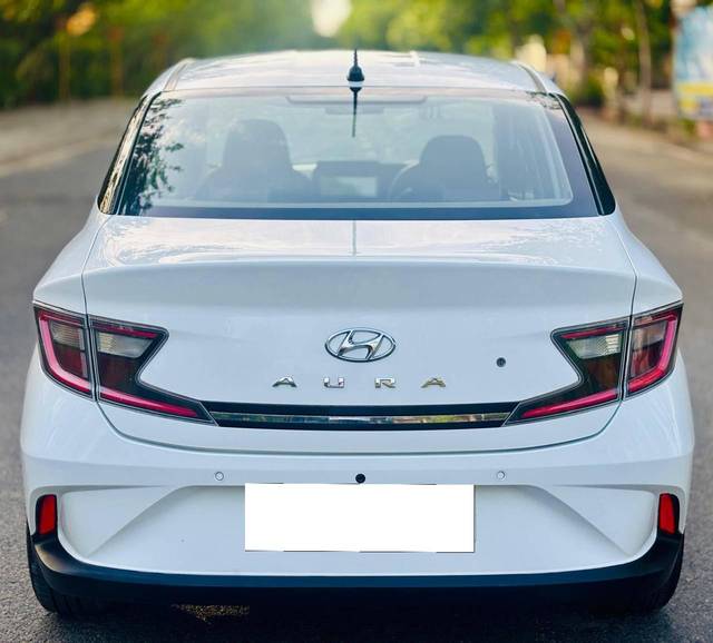 https://images10.gaadi.com/usedcar_image/4574086/original/processed_a94c6a594fa378d1c5e2bde7082c7713.jpg?imwidth=6402