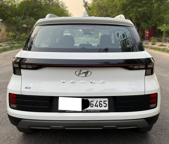 https://images10.gaadi.com/usedcar_image/4574102/original/processed_e6253b7e6f2e1da600ac05767d084c99.jpg?imwidth=6402