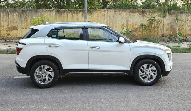 https://images10.gaadi.com/usedcar_image/4574148/original/89ed13515f535b7443065d5f56ed00b9.jpg?imwidth=6401