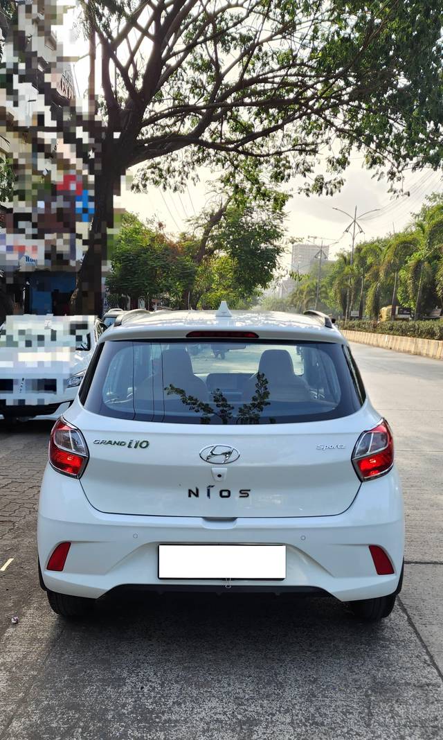 https://images10.gaadi.com/usedcar_image/4574154/original/processed_acfd117abad843bb0f3689f13f5796c6.jpg?imwidth=6402