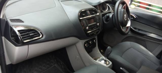 https://images10.gaadi.com/usedcar_image/4574156/original/5217282d02445cbec01764c64dabede0.jpg?imwidth=6402