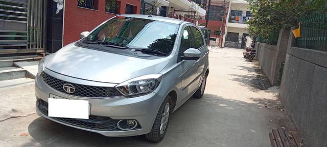 https://images10.gaadi.com/usedcar_image/4574156/original/processed_49571054f202bee5db9c67aab6a40c03.jpg?imwidth=6400