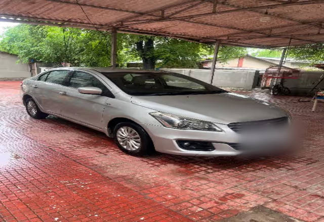 https://images10.gaadi.com/usedcar_image/4574171/original/8cffddc4-55a1-4dfe-b9e9-c9d7f74914bd.?imwidth=6400