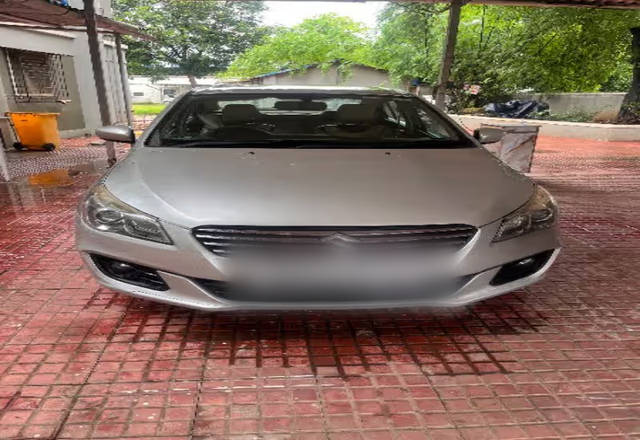 https://images10.gaadi.com/usedcar_image/4574171/original/d7c9d4f0-45c4-4842-b041-7f2f43659c57.?imwidth=6402