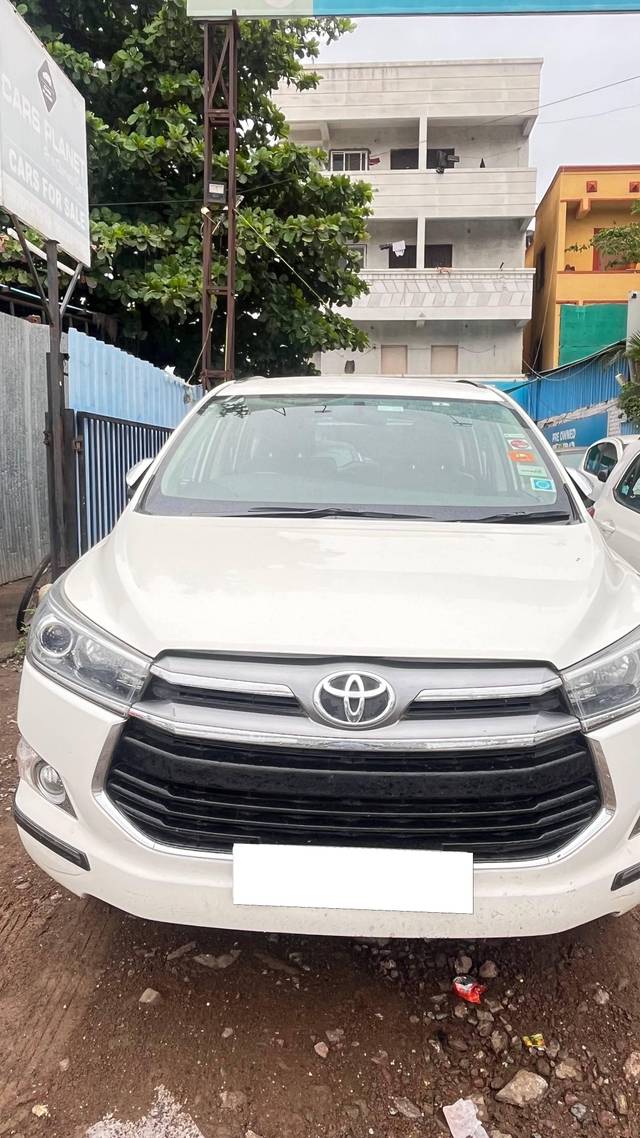 https://images10.gaadi.com/usedcar_image/4574172/original/processed_e1e183c6-4502-440d-9bbf-f361118287ad.jpg?imwidth=6402