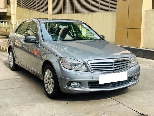 https://images10.gaadi.com/usedcar_image/4574178/original/processed_55c44a211e4898c405a7e49b57748317.jpg?imwidth=6400