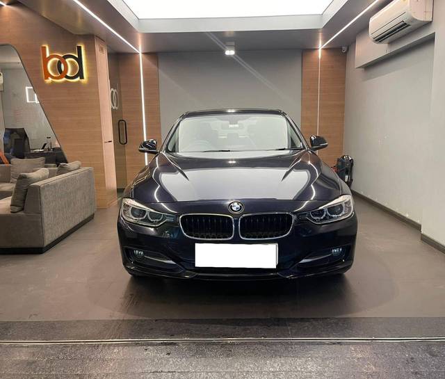 https://images10.gaadi.com/usedcar_image/4574183/original/processed_bf71034947afa5fcaf52b7f5af19af21.jpeg?imwidth=6400