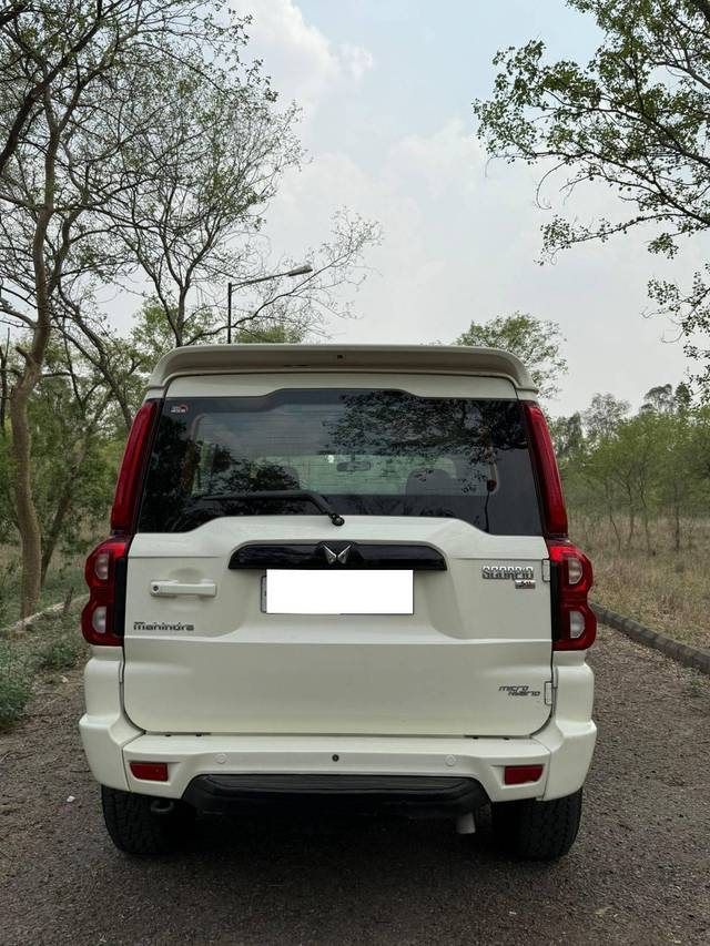 https://images10.gaadi.com/usedcar_image/4574188/original/processed_ddf1c8af67815673425dd3e9b4fa3cf9.jpg?imwidth=6401