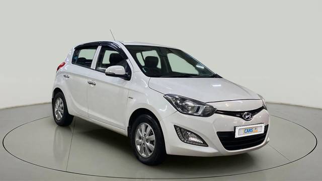 https://images10.gaadi.com/usedcar_image/4574192/original/5157d35bd02dacca8c7eb0453bff04d2.jpg?imwidth=6400
