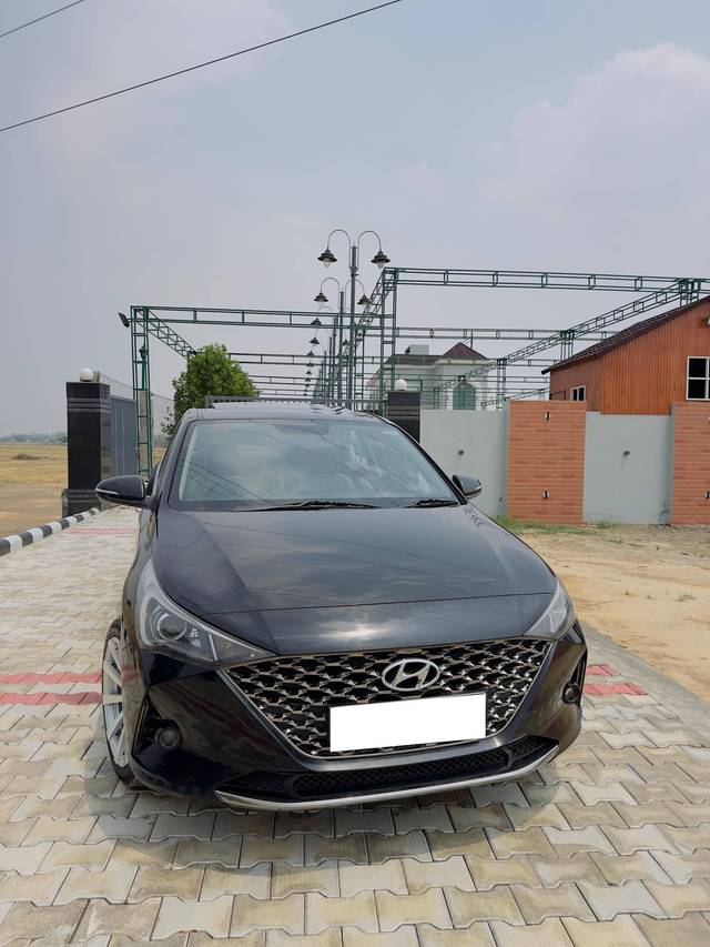 https://images10.gaadi.com/usedcar_image/4574193/original/processed_4b6c55ed984da29f5ff879c04b8ad2ad.jpg?imwidth=6401