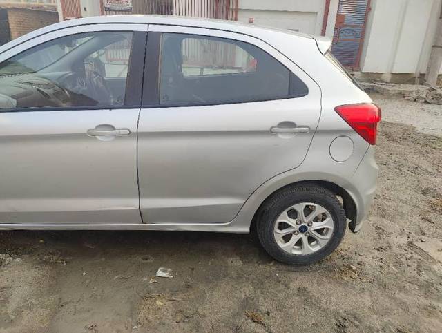 https://images10.gaadi.com/usedcar_image/4574206/original/processed_f7bda515-ab16-4d46-b97c-cc7d032dffb6.jpg?imwidth=6400