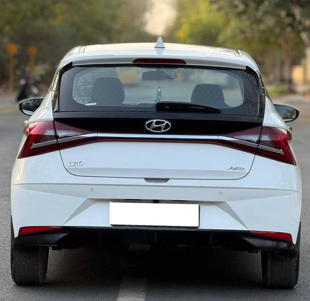 https://images10.gaadi.com/usedcar_image/4574208/original/processed_bb38ae25567b38a99968dc479adc0a8c.jpg?imwidth=6402