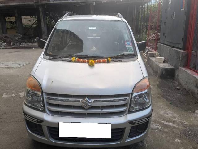 https://images10.gaadi.com/usedcar_image/4574264/original/processed_eaaab78d-ad26-4ac6-905d-f43d4718dea2.jpg?imwidth=6401