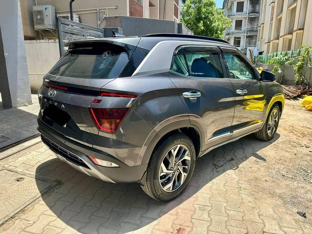 https://images10.gaadi.com/usedcar_image/4574286/original/processed_d71ed2b116e87bff7e7e072f12d343f3.jpg?imwidth=6401