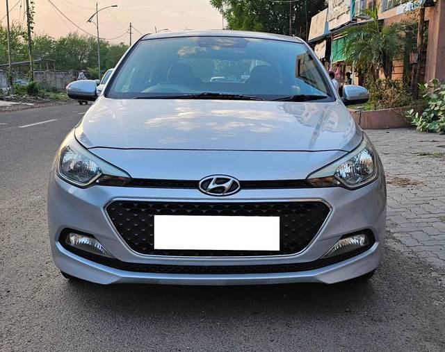 https://images10.gaadi.com/usedcar_image/4574288/original/processed_0894ca04b461d28c34bd64d83ed64841.jpg?imwidth=6402