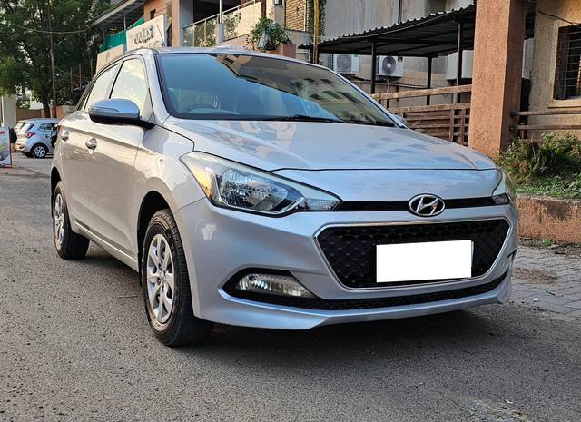 https://images10.gaadi.com/usedcar_image/4574288/original/processed_1ab9a79f5bde5ec00e7e1d5bd1922baf.jpg?imwidth=6400