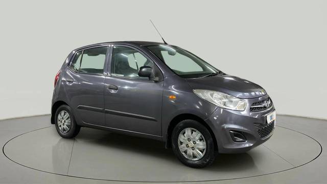 https://images10.gaadi.com/usedcar_image/4574306/original/0fcc72f0c701f26449a5f87f4841fdd1.jpg?imwidth=6400