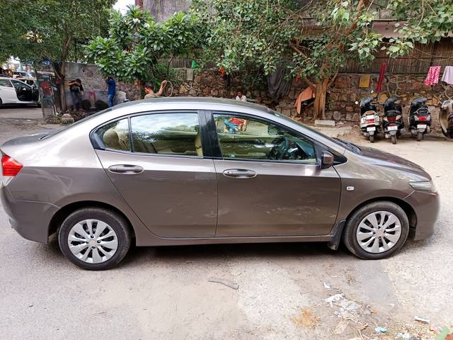 https://images10.gaadi.com/usedcar_image/4574307/original/e2cd6ed8cb04da9e70d156922c387d2b.jpg?imwidth=6401