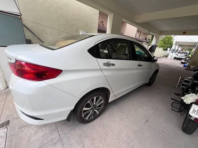 https://images10.gaadi.com/usedcar_image/4574309/original/processed_3e74e0d7-62f4-4c2d-8734-486ae71ece83.jpeg?imwidth=6401