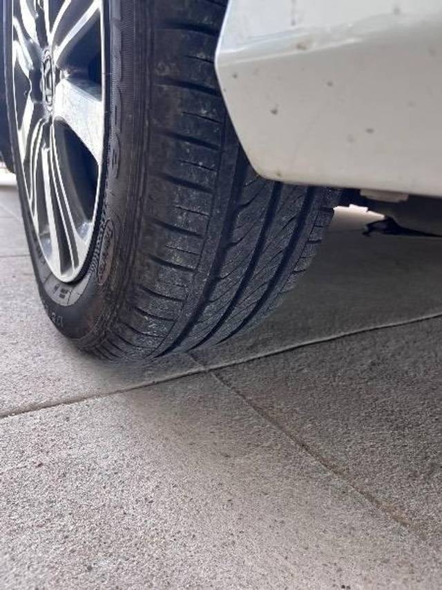 https://images10.gaadi.com/usedcar_image/4574309/original/processed_8e178c49-601f-4c11-b7a4-681993d84c0f.jpeg?imwidth=6402
