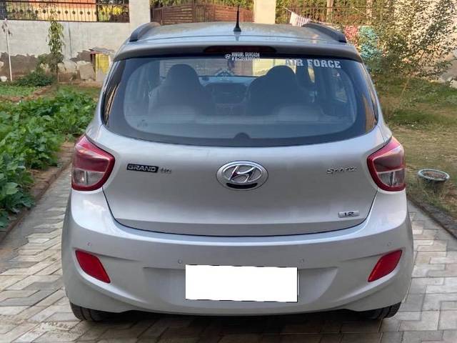 https://images10.gaadi.com/usedcar_image/4574325/original/processed_13cc4ae8-fc6c-420d-b746-3d0cc7f35de2.jpeg?imwidth=6401