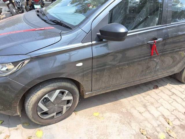 https://images10.gaadi.com/usedcar_image/4574329/original/processed_ba7b1574-8f81-4a43-a830-8758d719d1ef.jpg?imwidth=6402