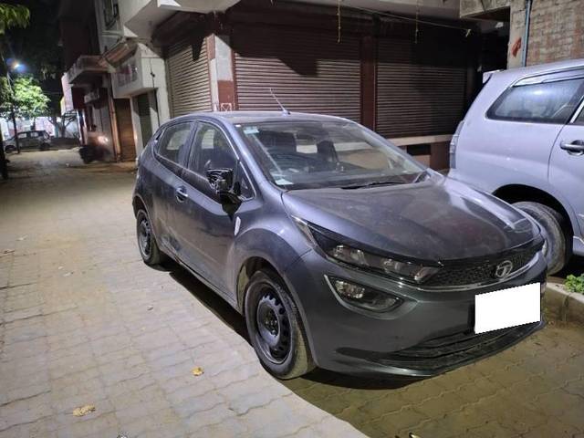 https://images10.gaadi.com/usedcar_image/4574363/original/processed_1f68fd3f-8413-4101-9806-3e18b9f6a301.jpg?imwidth=6400