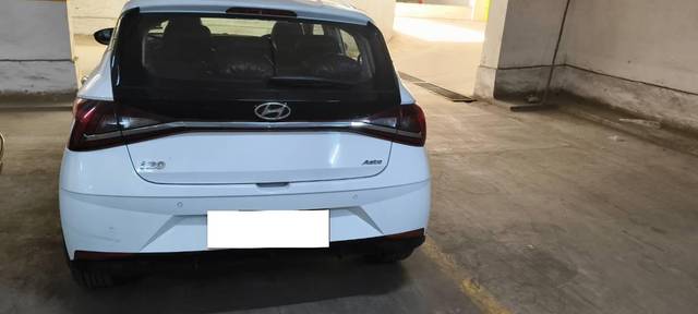 https://images10.gaadi.com/usedcar_image/4574380/original/processed_60698d69-7219-45ff-b6e3-432cb43854c5.jpg?imwidth=6401
