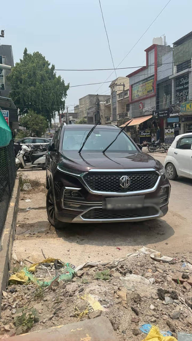 https://images10.gaadi.com/usedcar_image/4574389/original/processed_38b6cb3d-725d-4009-8039-af4718186aa3.png?imwidth=6400