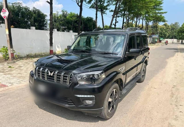 https://images10.gaadi.com/usedcar_image/4574392/original/05b27f58-6c67-4f47-bf96-e8c672394bda.?imwidth=6401