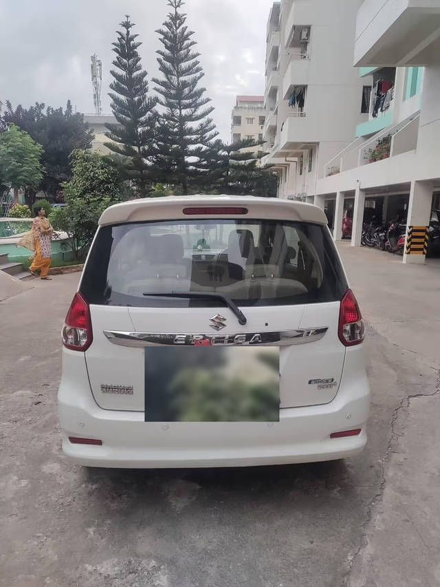 https://images10.gaadi.com/usedcar_image/4574405/original/c53b26e5-adb5-4a56-9d01-ce9c9c497071.png?imwidth=6401