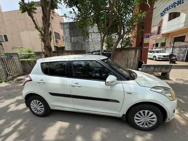 https://images10.gaadi.com/usedcar_image/4574417/original/processed_b315fb9e-f02a-45ce-bd6c-e3c30254fd83.jpeg?imwidth=6401