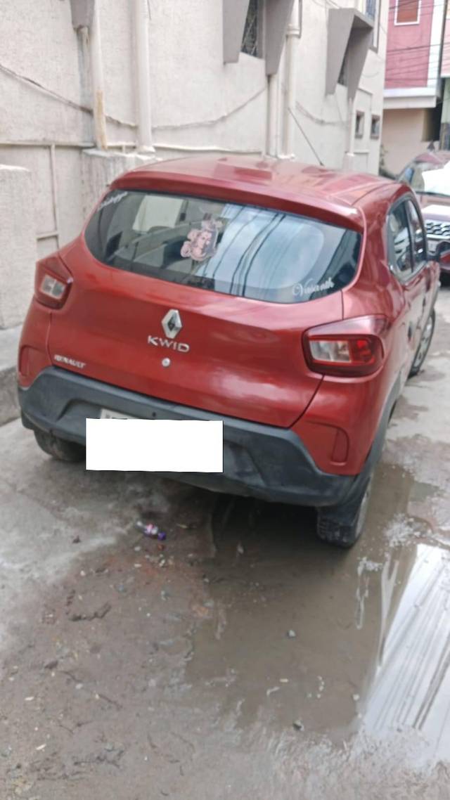 https://images10.gaadi.com/usedcar_image/4574420/original/processed_df9ed244-0670-4674-b0ee-761d2d76bcb3.jpg?imwidth=6401