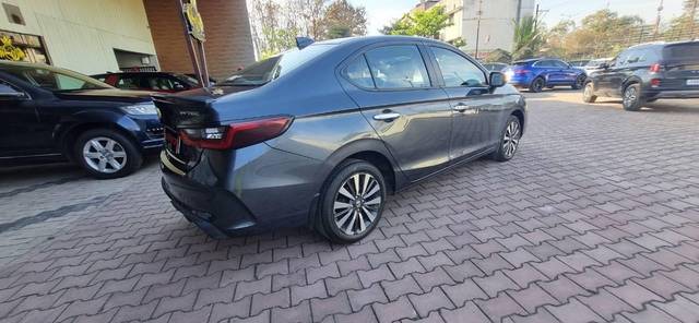 https://images10.gaadi.com/usedcar_image/4574438/original/processed_dee35167-b0f5-4694-b895-b7e39be2bc19.jpeg?imwidth=6401