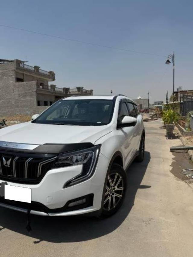 https://images10.gaadi.com/usedcar_image/4574439/original/processed_bc696497-138d-4920-a8eb-6b7141968e21.jpg?imwidth=6402