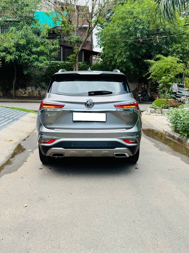 https://images10.gaadi.com/usedcar_image/4574440/original/processed_e2671733-8d33-418c-905a-49dcf3772766.jpg?imwidth=6401