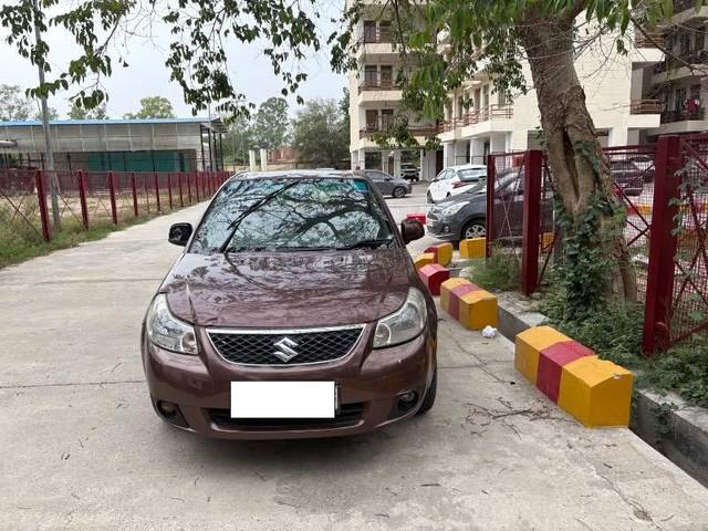 https://images10.gaadi.com/usedcar_image/4574442/original/processed_f23acdb7-9a68-4881-9d9d-37c93bdf3012.jpeg?imwidth=6402