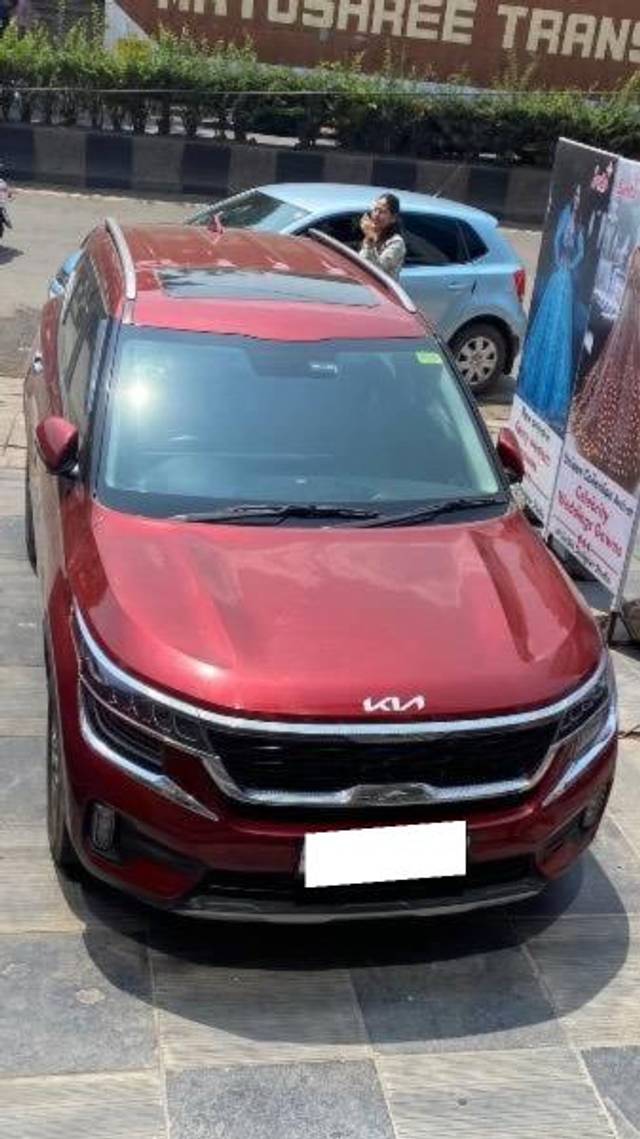https://images10.gaadi.com/usedcar_image/4574459/original/processed_fe688d75-7fb9-47de-9a82-e58e6cf96106.jpeg?imwidth=6402