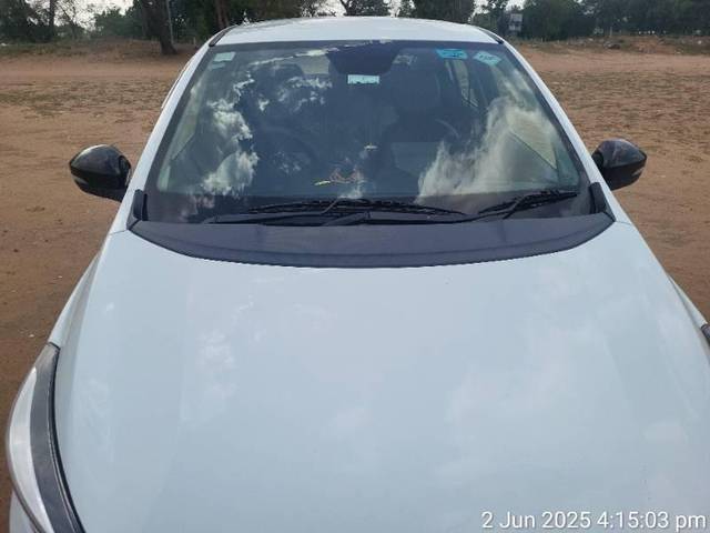 https://images10.gaadi.com/usedcar_image/4574462/original/processed_efd0460c-dbe7-4657-a03e-4dd55e8953f3.jpg?imwidth=6400