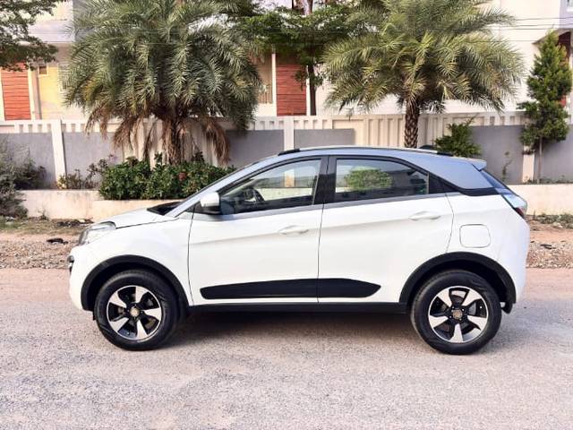 https://images10.gaadi.com/usedcar_image/4574463/original/0a236efdc4e3d2561a3557f0d6bc3129.jpg?imwidth=6402