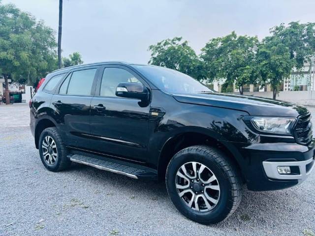 https://images10.gaadi.com/usedcar_image/4574469/original/5c4597dbf07f64cdc6c222ec685898b1.jpg?imwidth=6400