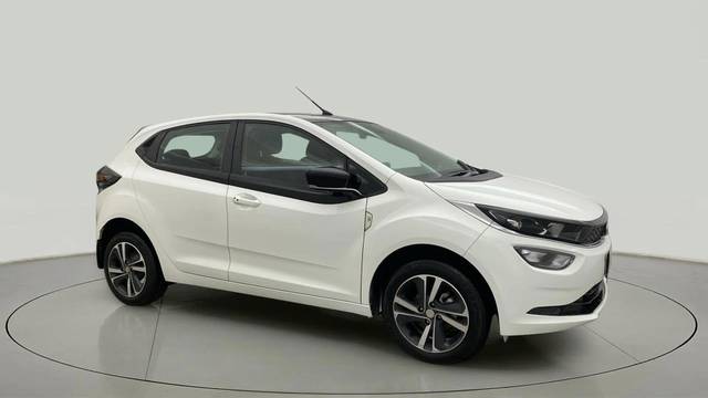 https://images10.gaadi.com/usedcar_image/4574472/original/cd039a4071666989b9cbe836c764f0ac.jpg?imwidth=6400